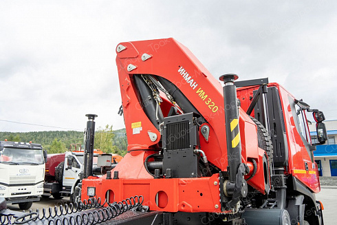 Седельный тягач АМТ 632910-C11 c КМУ ИМ-320
