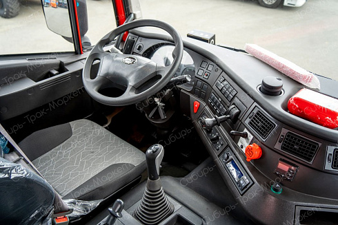 Седельный тягач АМТ 632910-C11 c КМУ ИМ-320